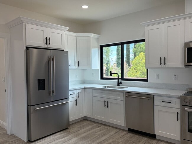 Building Photo - 4463 Gilchrist Dr
