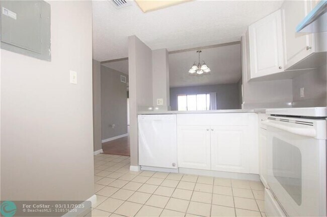 Building Photo - 5200 NW 31st Ave
