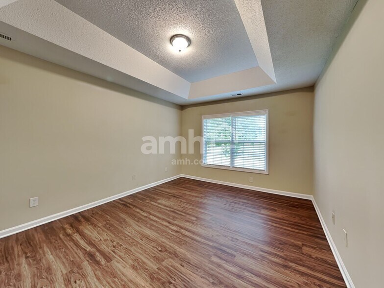 Building Photo - 803 Woodgreen Dr