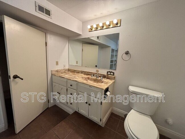 Building Photo - 145 E 500 S