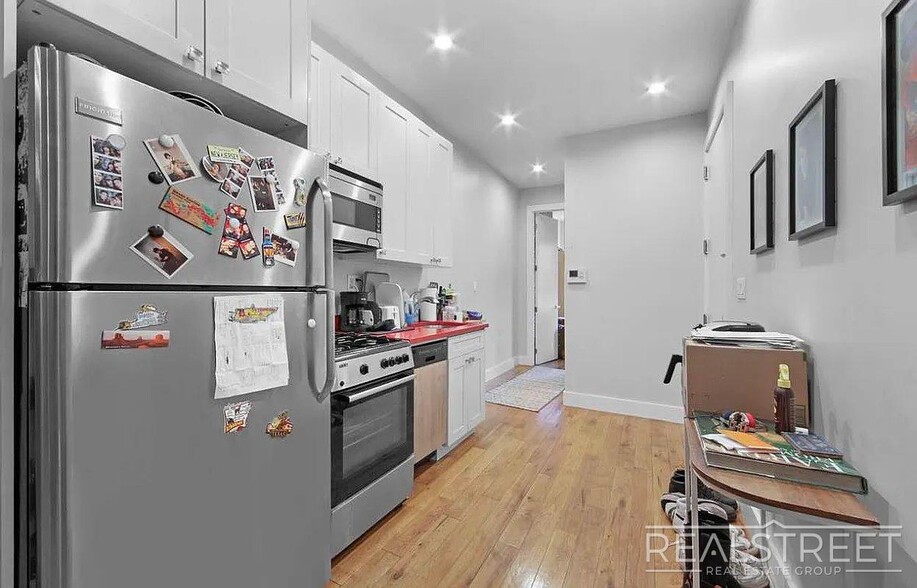 Building Photo - Spacious 3BR Apartment in Prime Bushwick | Skylight, Laundry, Courtyard | No Fee