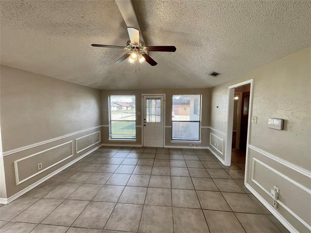 Building Photo - 1105 Valley View Dr