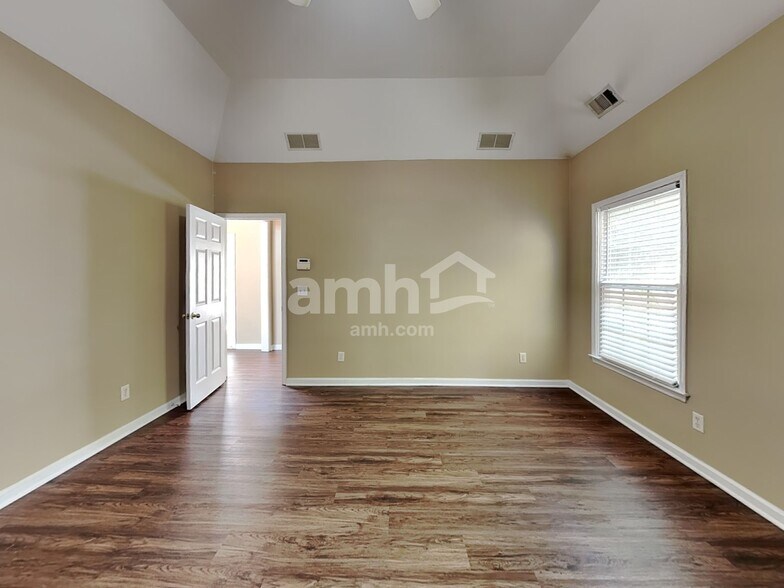 Building Photo - 1649 Stillwater Park Ct