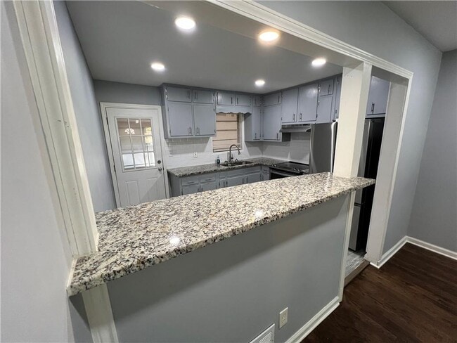 Building Photo - 1083 Center St SW