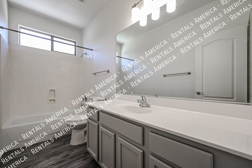 Building Photo - 263 N Kimberlee Way