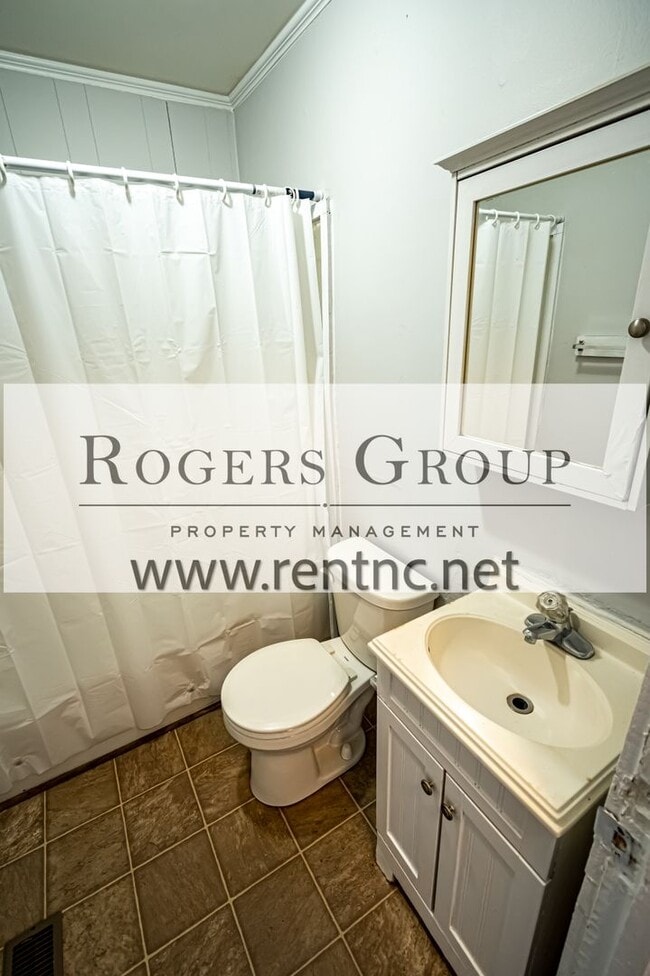 Building Photo - 1217 McCoin Ave