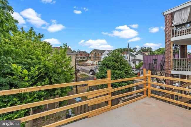 Building Photo - 87 E Butler Ave