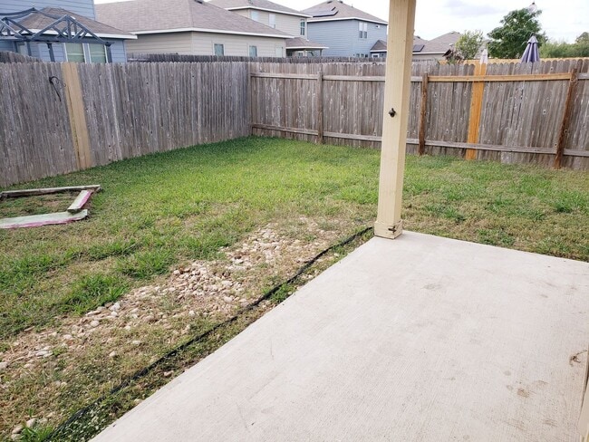 Building Photo - 3 BR/2BA | Single Family Home | 1-Car Garage Parking | Fenced backyard| In Manor!
