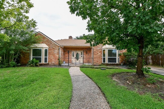 Building Photo - 11103 Pembridge Dr