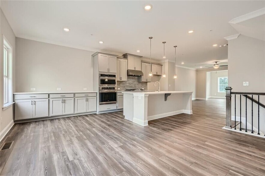 Building Photo - 461 Stagecoach Bnd SE