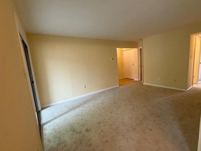 Building Photo - 1405 Key Pkwy