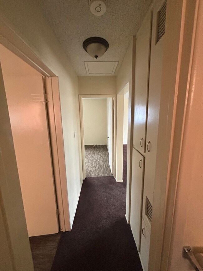 Building Photo - 229 E 89th St