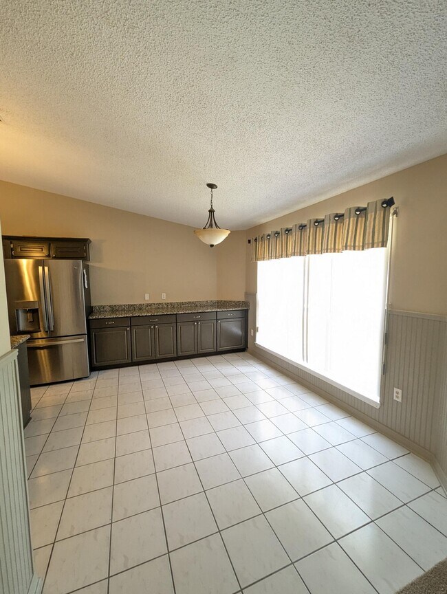 Building Photo - 7570 Pepperwood St