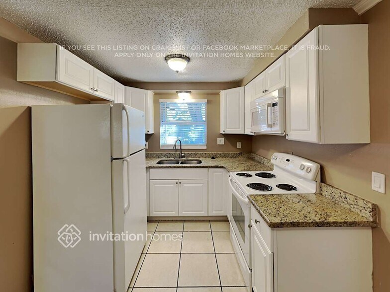 Building Photo - 8086 52nd Ln N