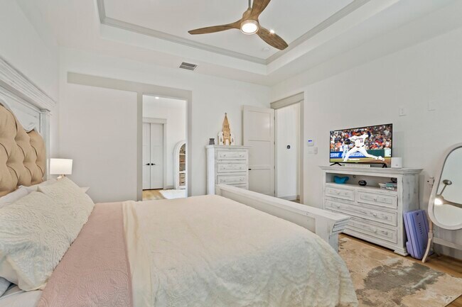 Building Photo - 21359 Monarch Dr