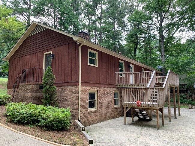 Building Photo - 421 Constitution Dr