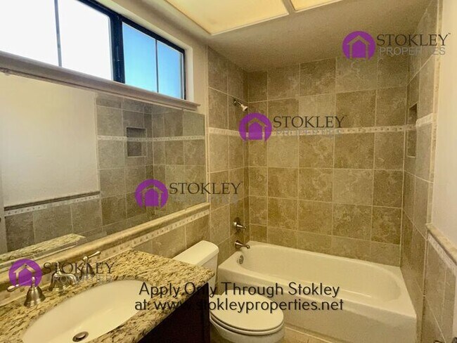 Building Photo - 538 Mesa Verde Pl