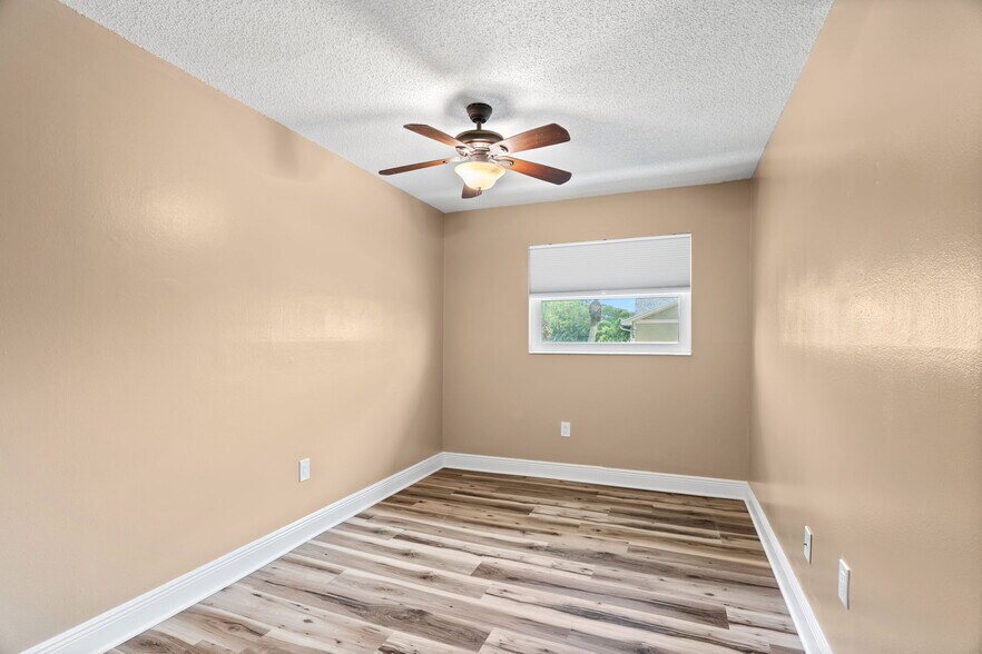 Building Photo - 252 Ulster Ln