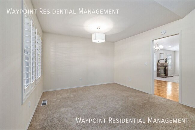 Building Photo - 4917 N Contour Way