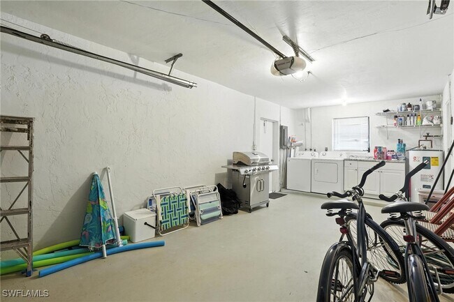 Building Photo - 1140 5th St S