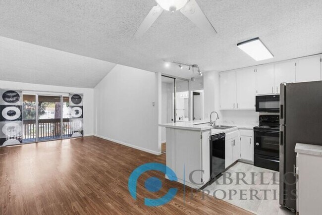 Building Photo - 1775 Diamond St