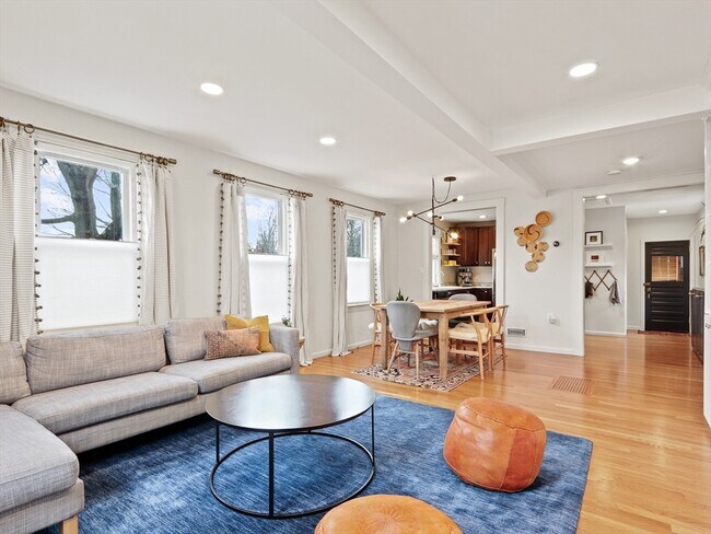 Building Photo - 8 Webster St