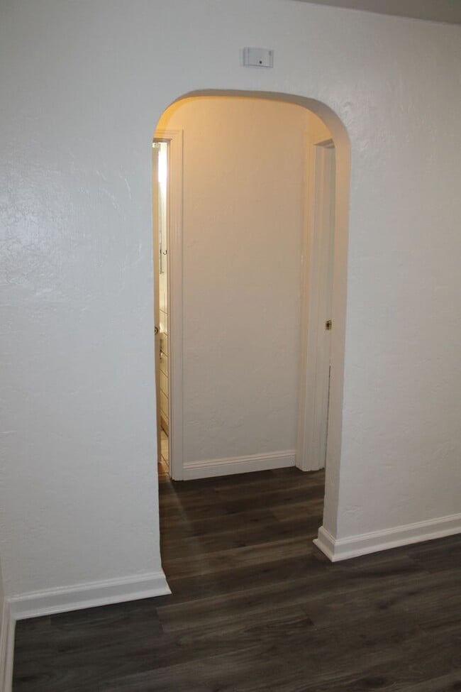 Building Photo - 2 Bedroom, 1 Bathroom Single Story House in Antioch with Garage and Side Yard Access