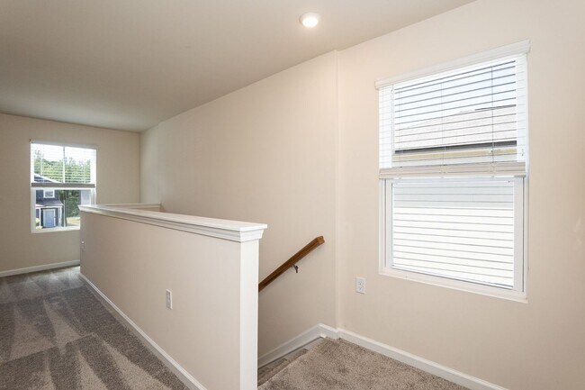 Building Photo - Move In Ready Three Bedroom Home!