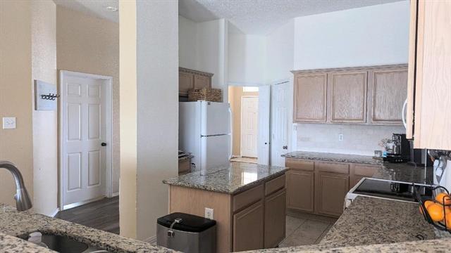 Building Photo - 1444 Mayflower Ln
