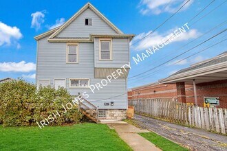 Building Photo - 19 Hinman Ave