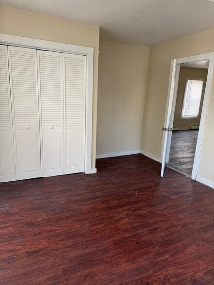 Building Photo - 13 Moores Ct