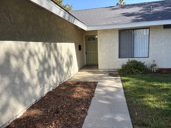 Building Photo - Beautiful Home By UCR