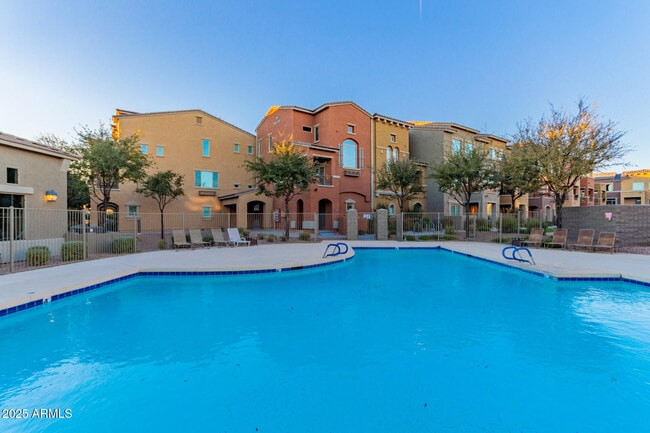 Building Photo - 240 W Juniper Ave