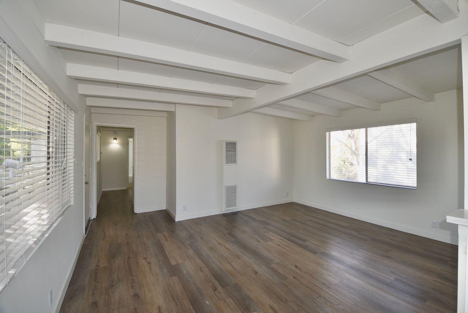 Building Photo - 6125 Whitsett Ave