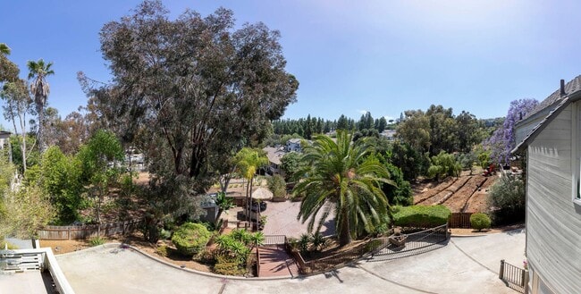 Building Photo - Hillside La Mesa, single family home, 3Bed...