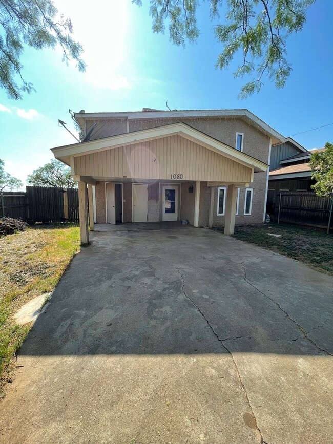 Primary Photo - Spacious & Affordable Home for Lease on Go...