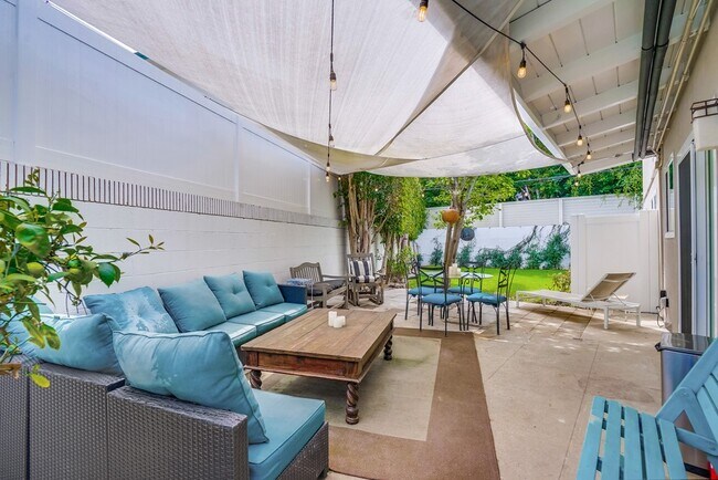 Building Photo - 12042 Sylvester St