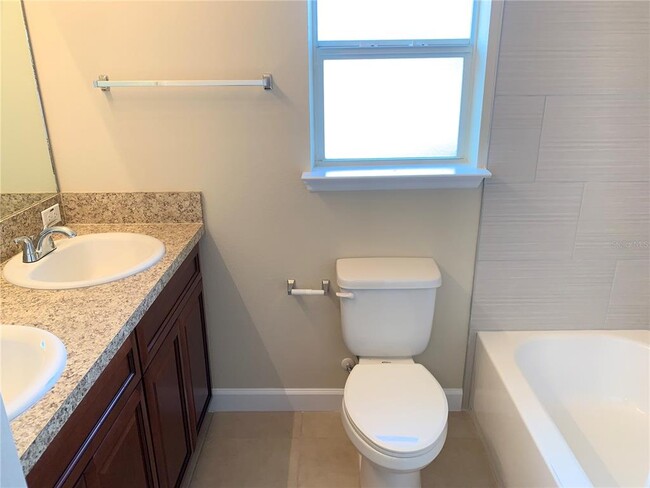 Building Photo - 711 Bluebill Pl
