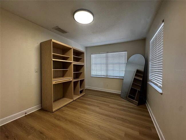 Building Photo - 3008 Hillview St