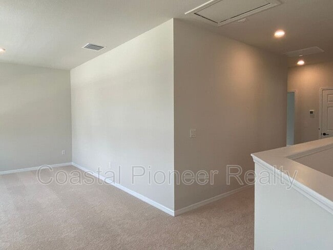 Building Photo - 28591 Cozy Creek Dr