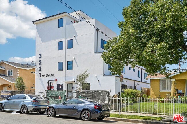 Building Photo - 3221 W 71st St