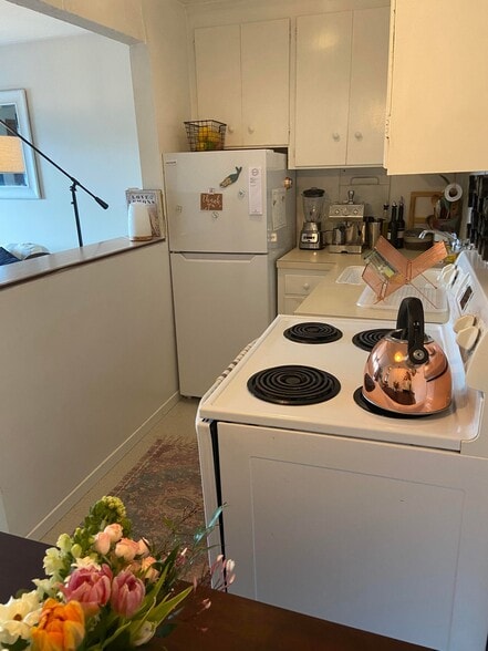 Building Photo - 2349 W Newton St