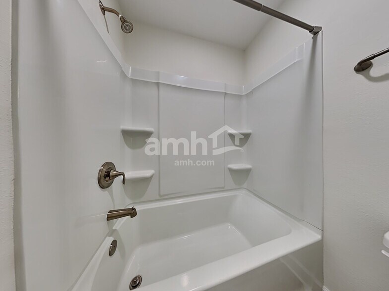 Building Photo - 11482 Fox Holw Ct