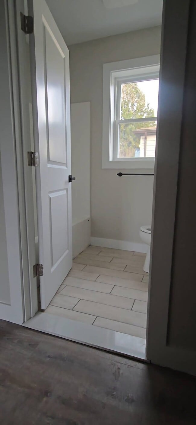 Building Photo - 222 Montaup St