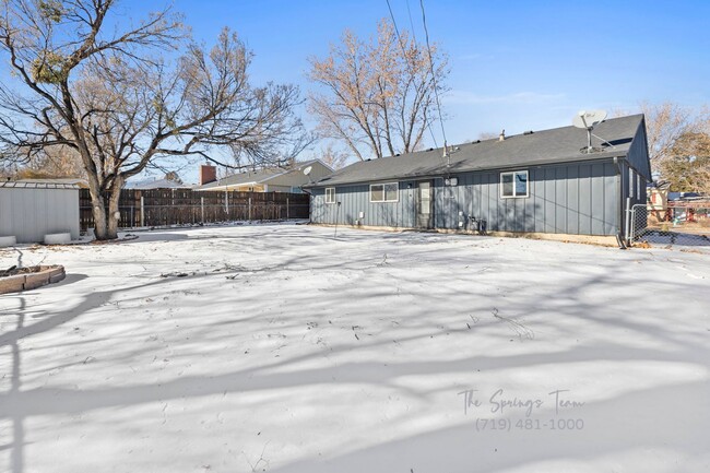 Building Photo - Beautifully UPDATED 4 Bed / 1 Bath Rancher...