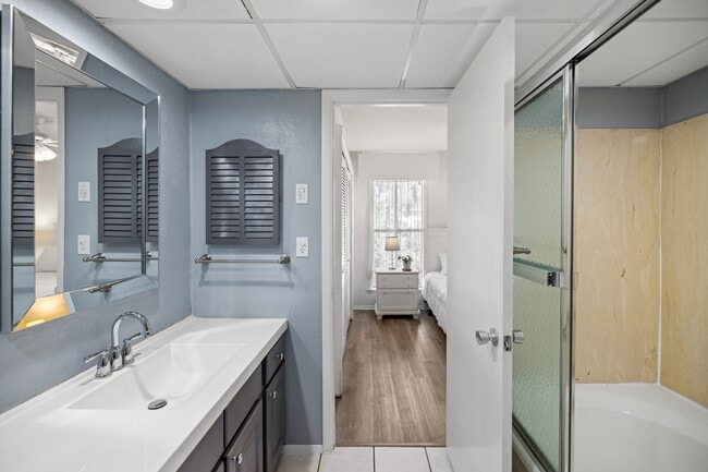 Building Photo - 775 Gulf Shore Dr