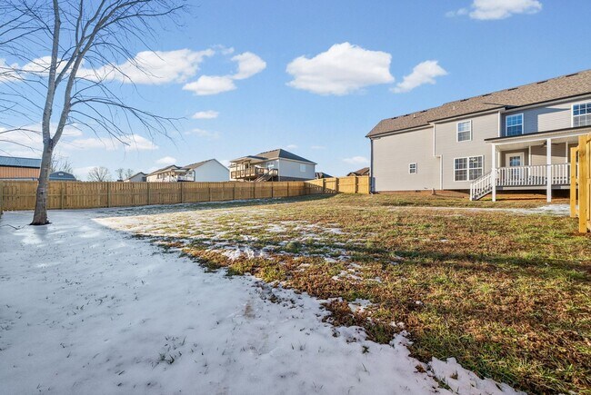 Building Photo - Pet Friendly Four Bedroom!