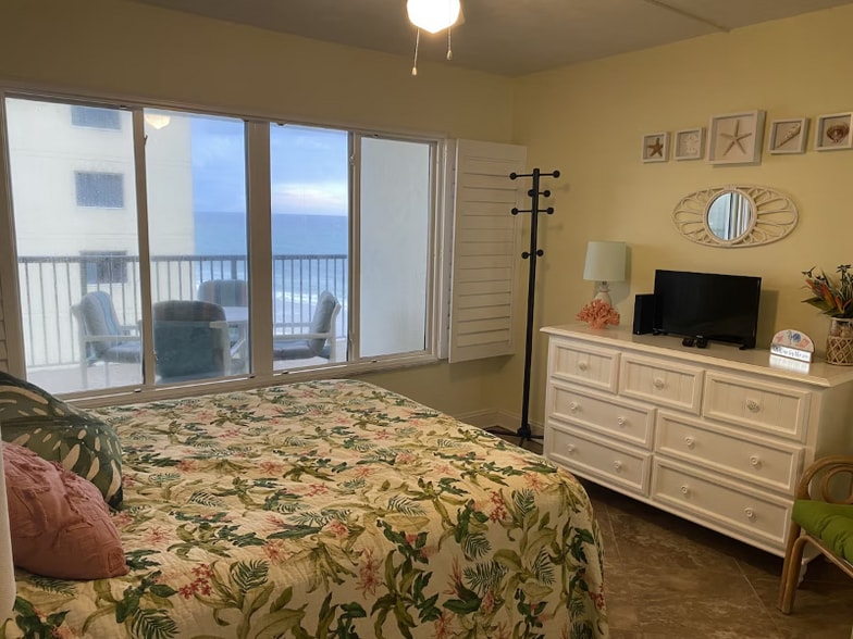 Building Photo - 2615 S Atlantic Ave