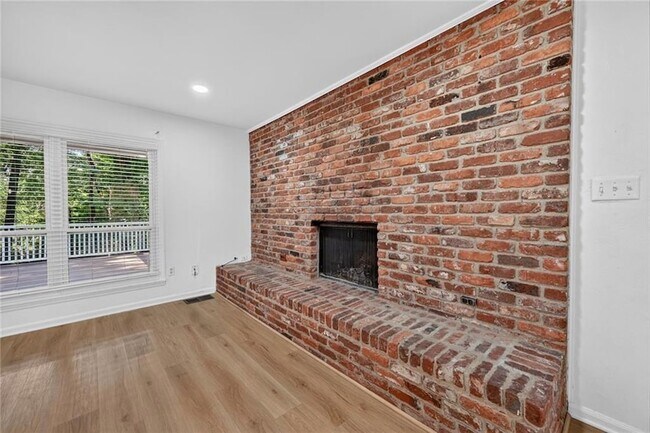Building Photo - 1714 S Johnson Ferry Rd NE