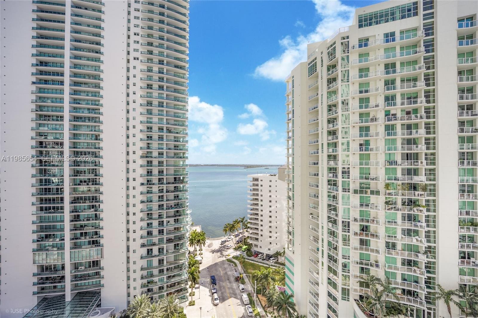 Building Photo - 1300 Brickell Bay Dr